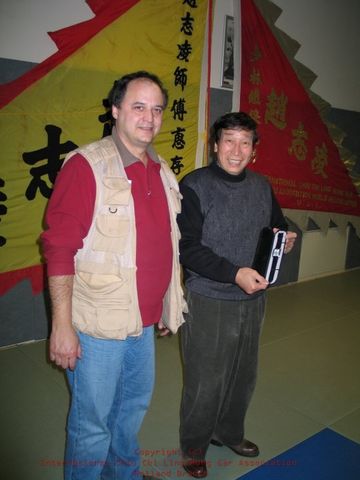 El Maestro Tony Rossell junto al Gran Maestro 10º Dan Dr. Chiu Chi Ling.